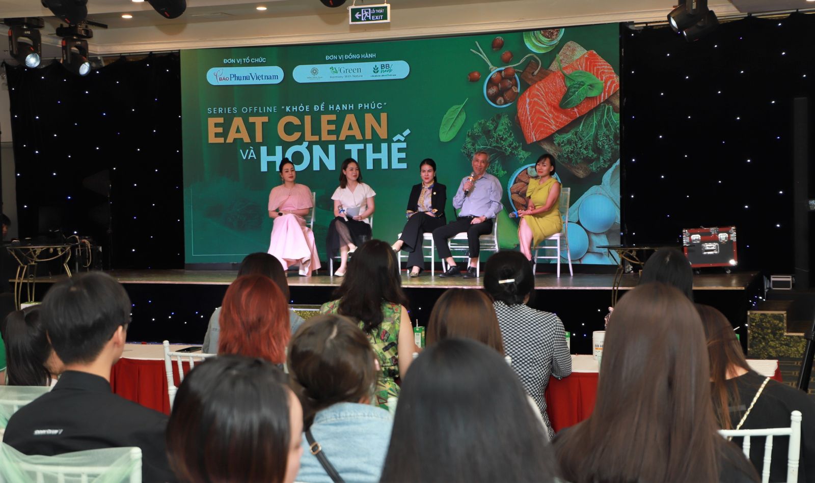 HÀNG TRĂM KHÁN GIẢ THAM GIA TALKSHOW "EAT CLEAN VÀ HƠN THẾ" DO BÁO PNVN TỔ CHỨC VỚI SỰ ĐỒNG HÀNH CỦA BB HERB